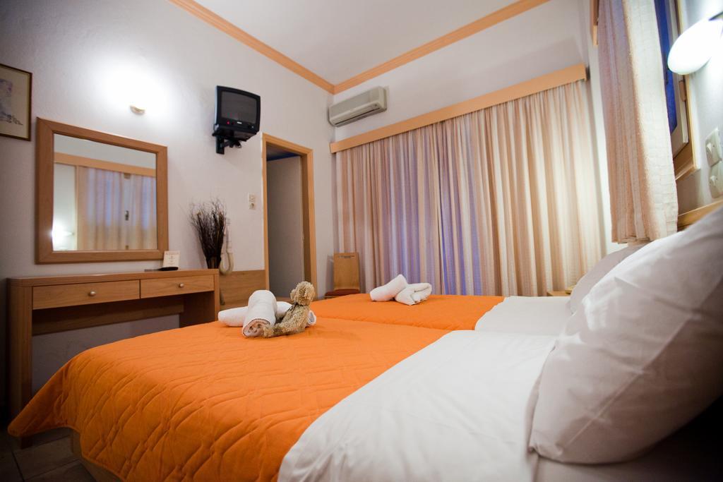 Hotel Possidon Aegina Ruang foto